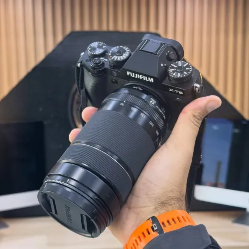 Fujifilm X-T5 avec 70-300mm en excellent état
