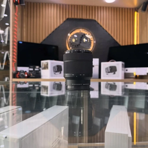 Sony 28-70mm f/3.5-5.6 en excellent état