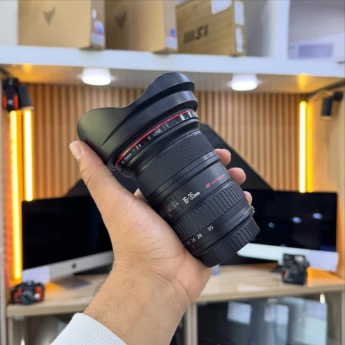Objectif CANON 16-35mm F2.8 MARK II Série L en excellent état avec bouchons et pare-soleil