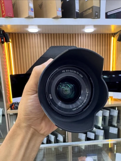 Objectif Sony FE 28-70mm 3.5-5.6 En excellente état.