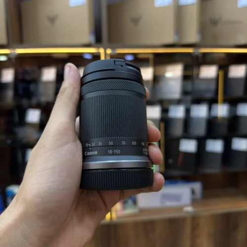 Canon RF-S 18-150mm F3.5 6.3 IS STM JAMAIS UTILISER SOUS EMBALLAGE