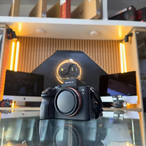 SONY A7 MARK III boîtier nu en excellent état avec batterie et chargeur