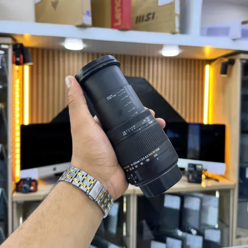 OBJECTIF SIGMA EF-Mount 18-250mm F3.5-6.3 en excellent état avec bouchons
