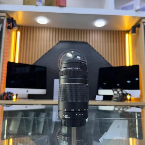 OBJECTIF CANON 70-300mm F4-5.6 MARK III en excellent état