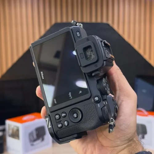 Nikon Z50 avec bague FTZ II comme neuf avec batterie et chargeur