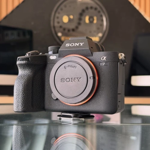 Sony A7 IV boitier nu comme neuf en excellent état batterie et chargeur