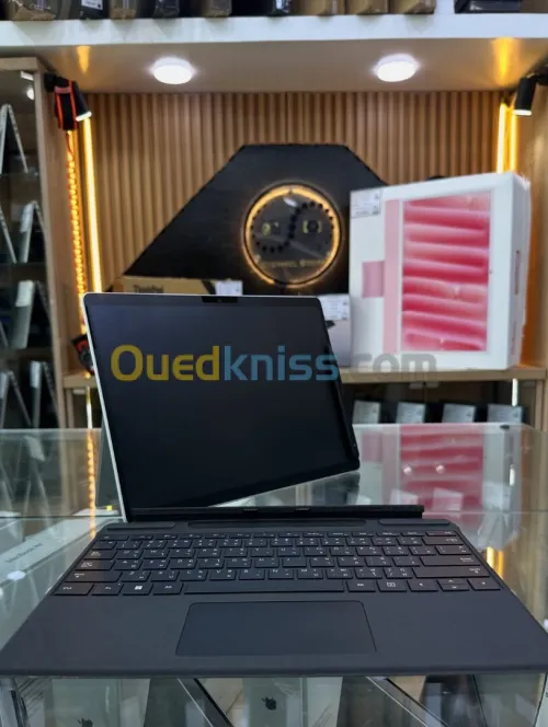 MICROSOFT SURFACE PRO 11 SNAPDRAGON X12 32GB/1TB 13 POUCE 3K 120HZ AVEC PEN