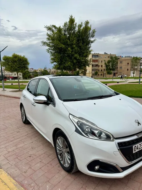Peugeot 208 2016 Allure Facelift