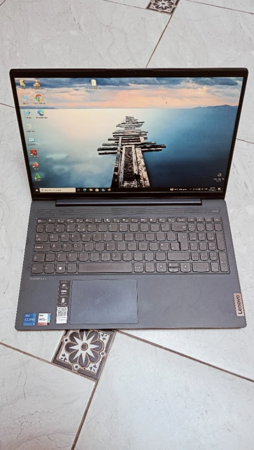 Lenovo i5 11th 8RAM 255SSD 15p