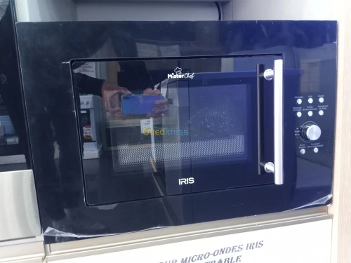Four Micro-onde Encastrable IRMO25EN