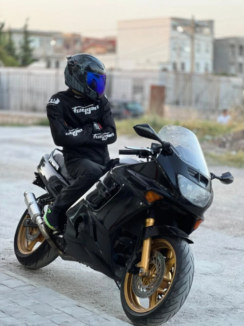Honda CBR 1000f sc25 1995
