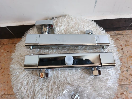 Robinet mélangeur de douche