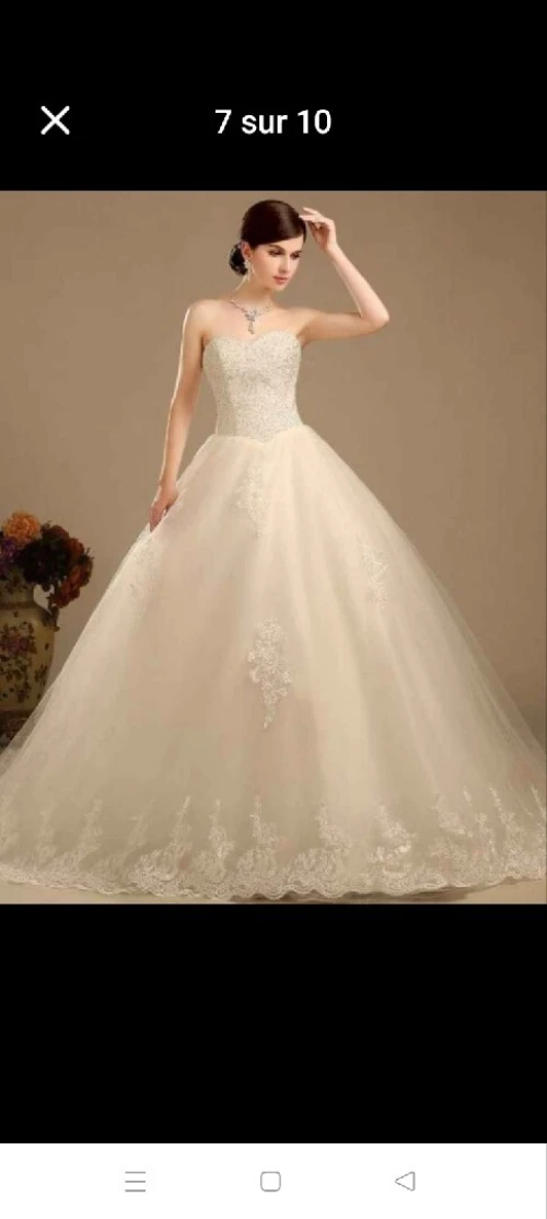 ROBE BLANCHE en destockage 