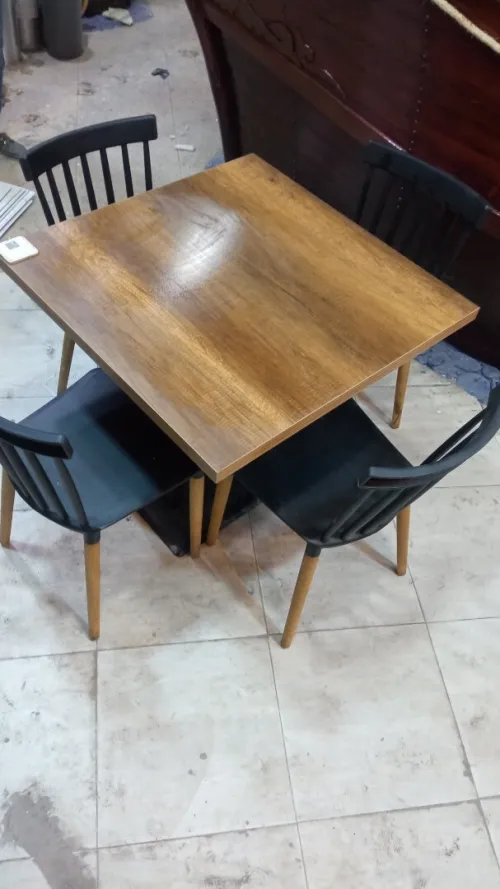 11 table 80/80 + 2table 50/50 +24 chese + 1 fauteuil 