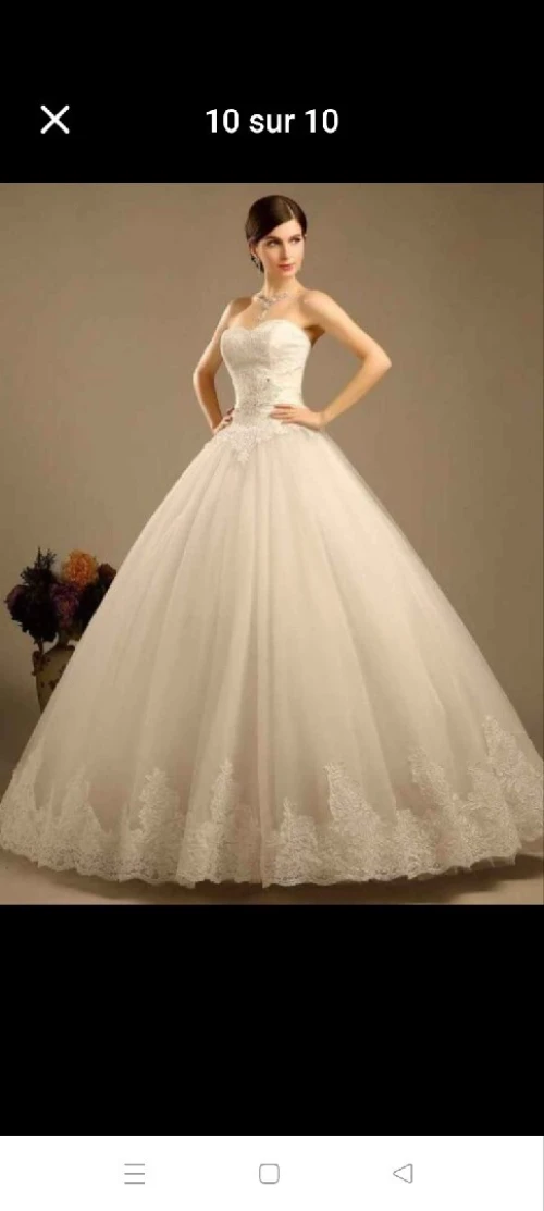 ROBE BLANCHE en destockage 