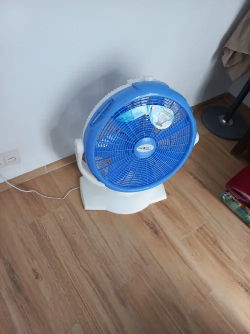 Vente ventilateur état neuf et peu utilisé de marque NEW STAR -COBRA : 2500 DA Fixe