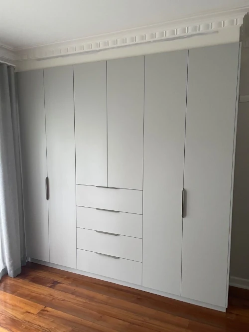 Dressing armoire placard sur mesure moderne