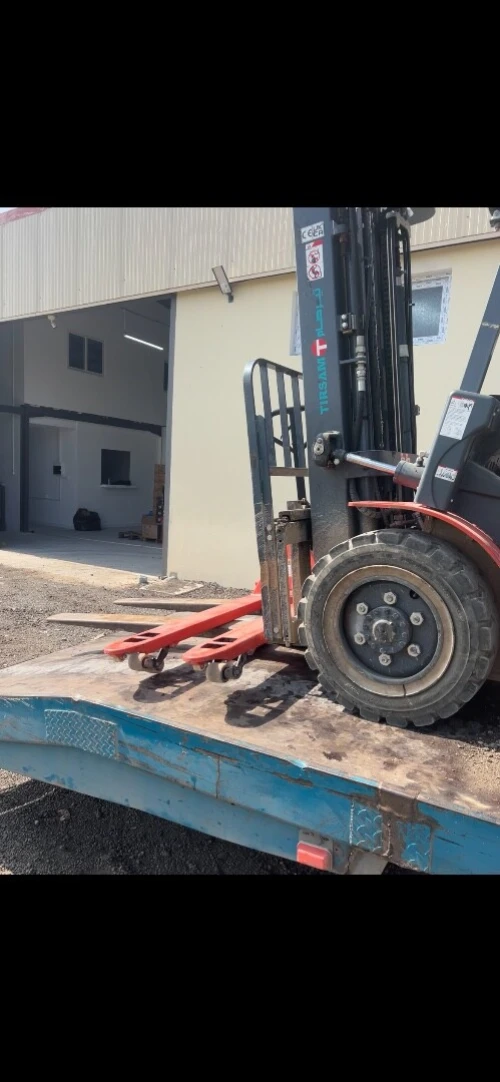Location Clark 2t 3t 4t 7t 10t location manito location grue