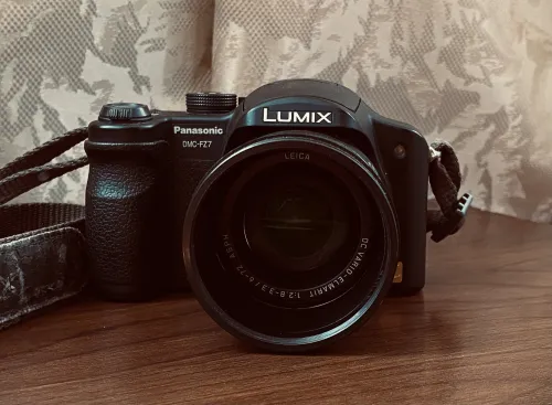 Camera LUMIX PANASONIC DMC-FZ7