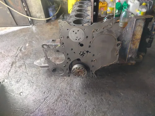Bloc moteur et bielles piston du Renault premium Lander dxi