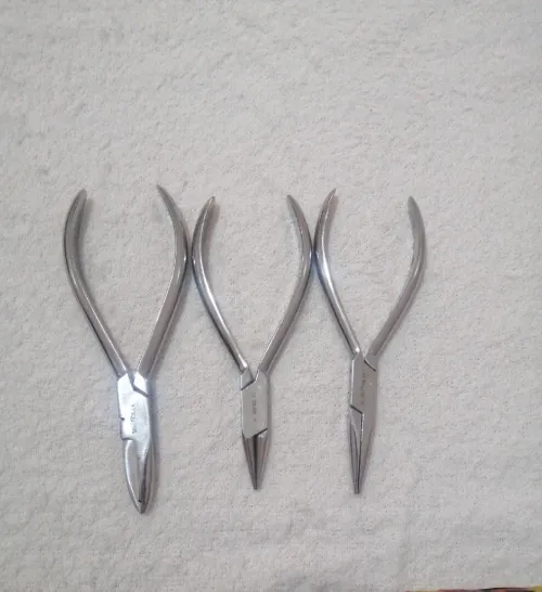 أدوات طب أسنان للطلبة