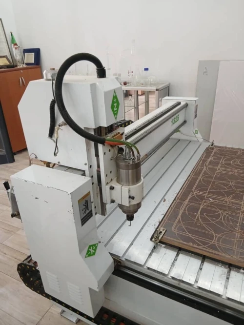 CNC Router 1325 , année 2017 , spindle 3,7 Kw