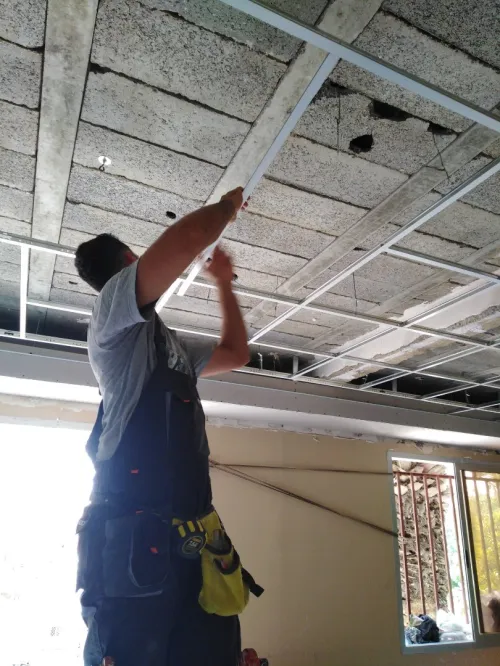 Entreprise d'aménagement (faux plafond placo-cloison en placo) 