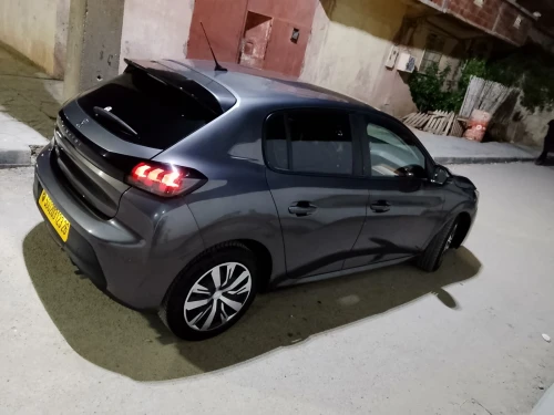 Peugeot 208 2023 E-Style