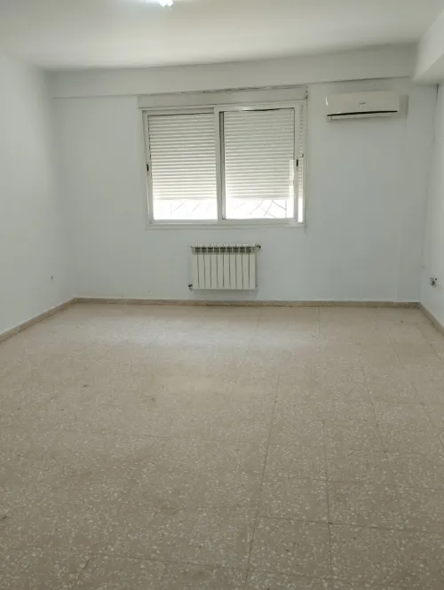 Location Appartement Niveau de villa F8 Alger Draria