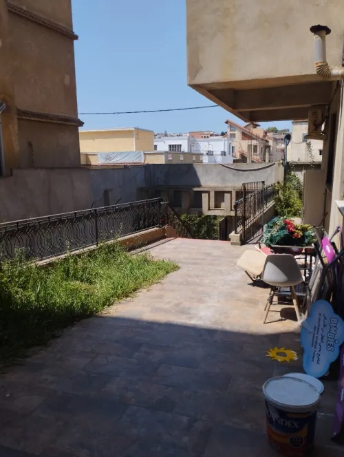 Location Appartement Niveau de villa F8 Alger Draria