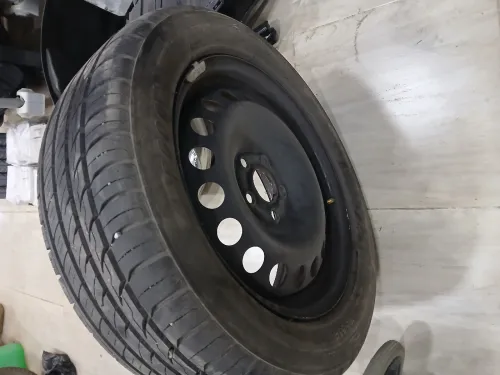 Roue de secour avec ric volkswagen