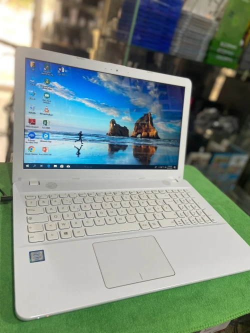 ASUS pc portable 15.6 i3 6eme 4go 128 ssd 