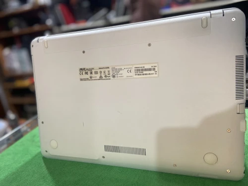 ASUS pc portable 15.6 i3 6eme 4go 128 ssd 