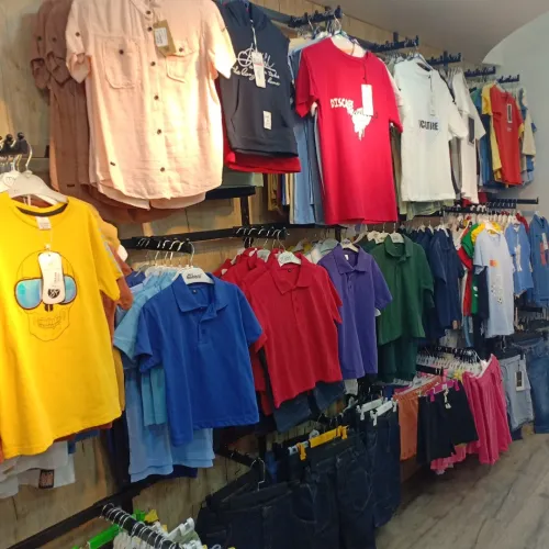 Liquidation magasin aux complet 