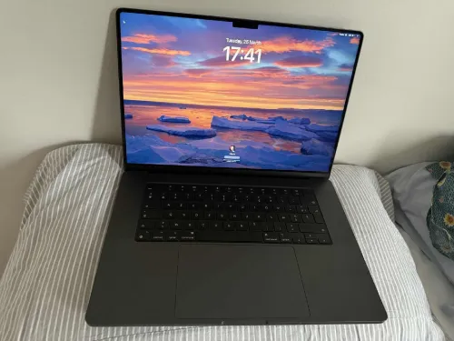 Mac book m4 pro 16-inch