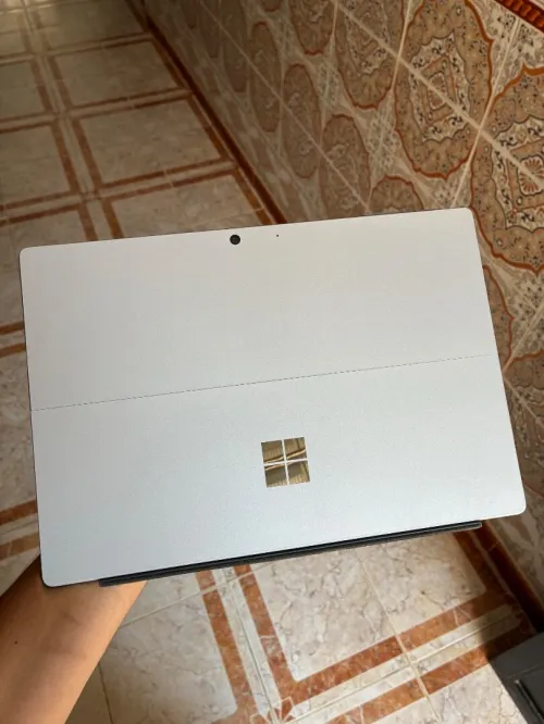 Surface pro 7 plus i5 11th 8Go ram 256ssd