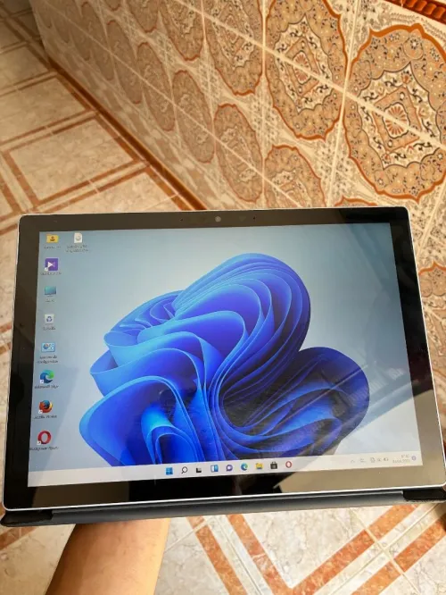 Surface pro 7 plus i5 11th 8Go ram 256ssd