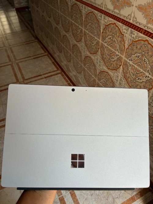 Surface pro 7 plus i5 11th 8Go ram 256ssd