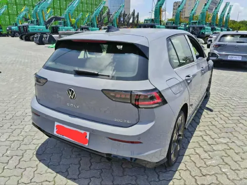 Volkswagen Golf 8 2025 R-Line