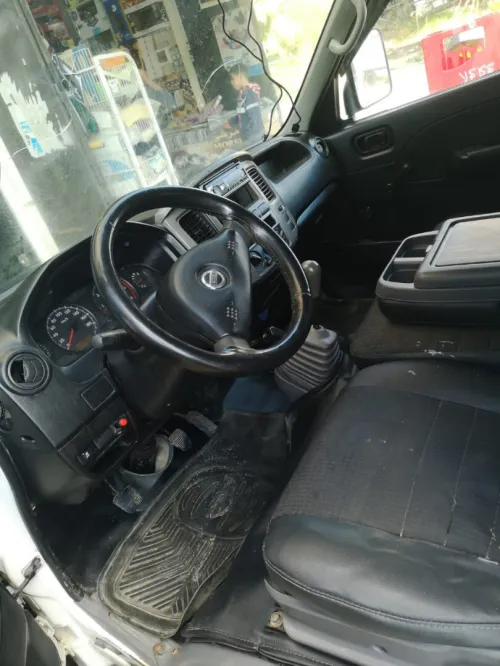 Nissan URVAN 2008