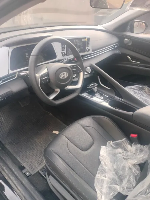 Hyundai Elantra 2025 La tout option