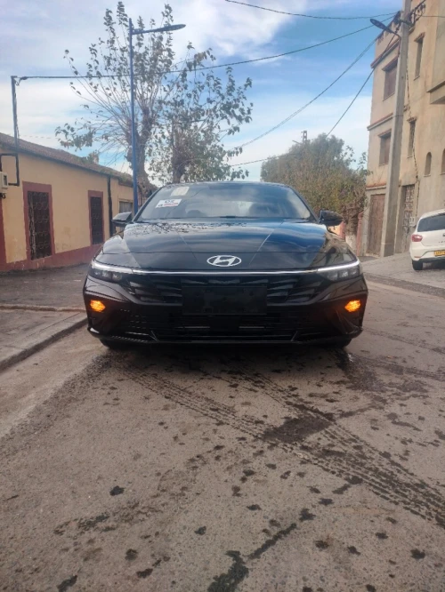 Hyundai Elantra 2025 La tout option