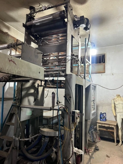 Machine extrudeuse plastique
