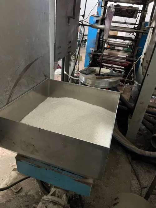 Machine extrudeuse plastique
