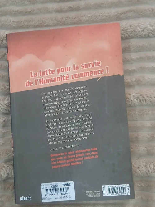 L'Attaque Des Titans, Attack On Titan - Tome 01 : L'Attaque des Titans Edition Colossale