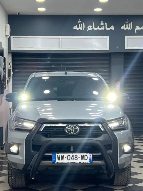 Toyota Hilux 2025 Invincible