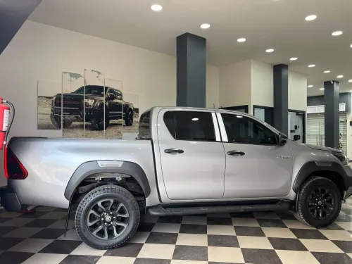 Toyota Hilux 2025 Invincible