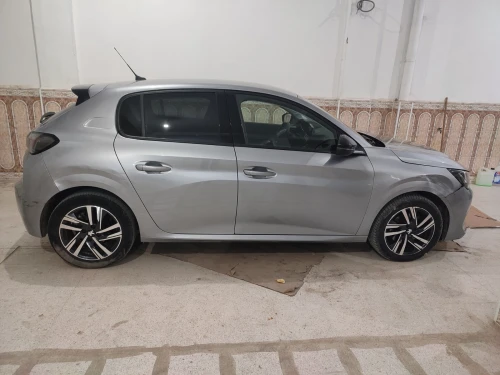 Peugeot 208 2023 E-Style