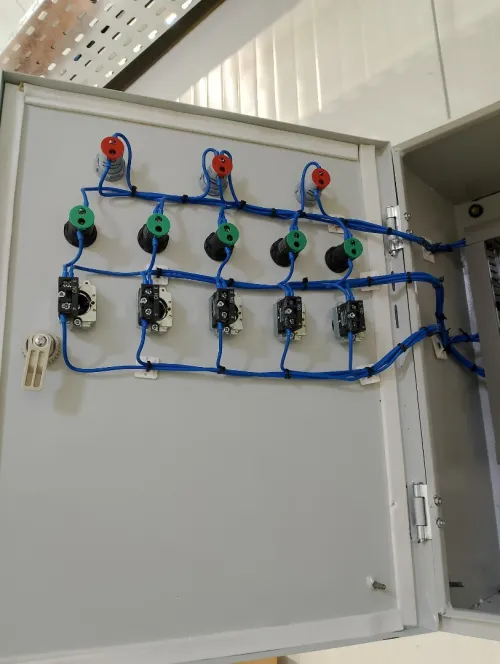 ARMOIRES ELECTRIQUES SUR COMMANDE