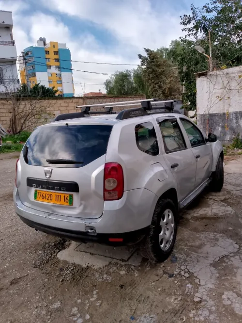 Dacia Duster 2011 .